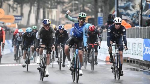 V deštivé třetí etapě Tirrena Adriatica zaskočil všechny favority Ital Vendrame!